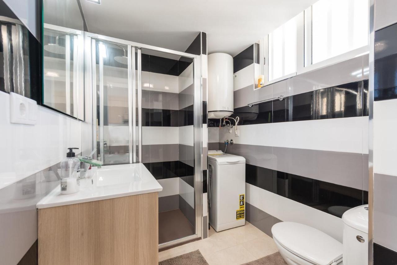 Room In Apartment - 1St Line Top Floor Apartment Carrer del Mar Ngoại thất bức ảnh